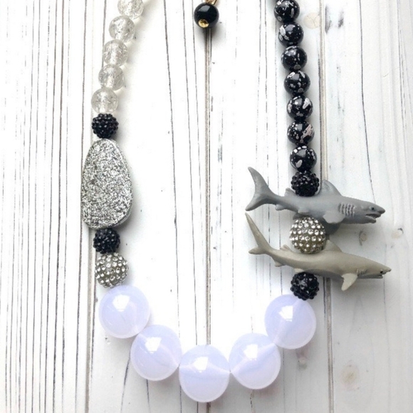 LENORA DAME X MODCLOTH Unique Beaded Shark Statement Necklace, NWT - Picture 3 of 3